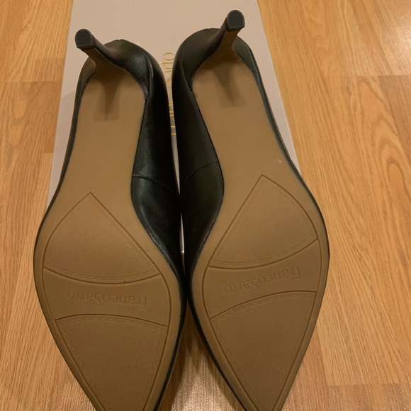 Franco Sarto Black Pumps - Picture 5 of 6